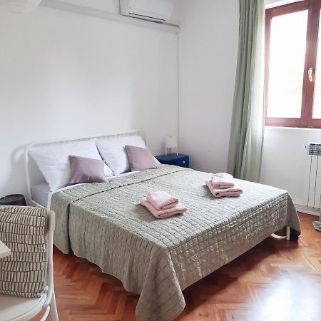 Apartment Nino In Pula Eksteriør billede