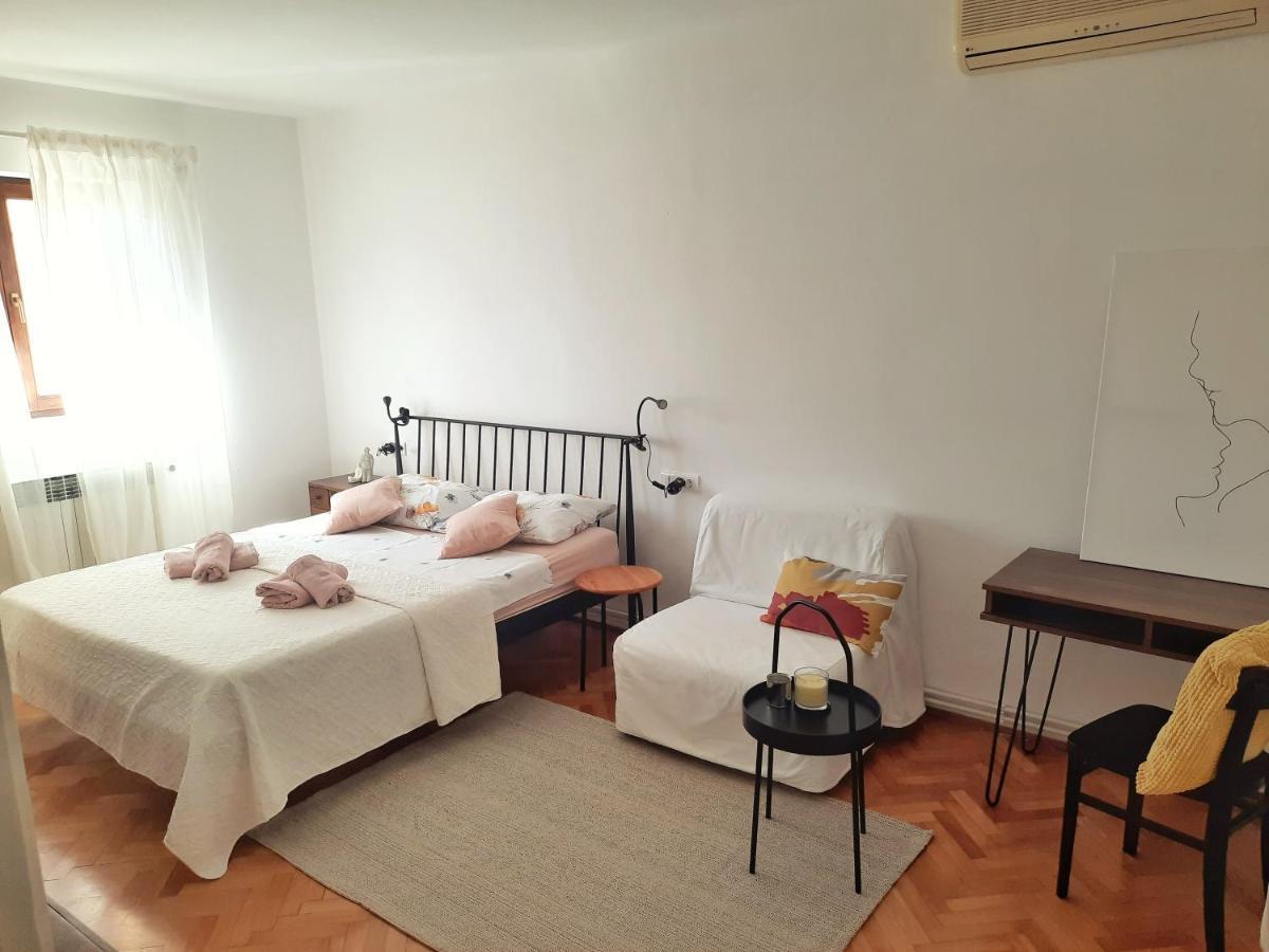 Apartment Nino In Pula Eksteriør billede
