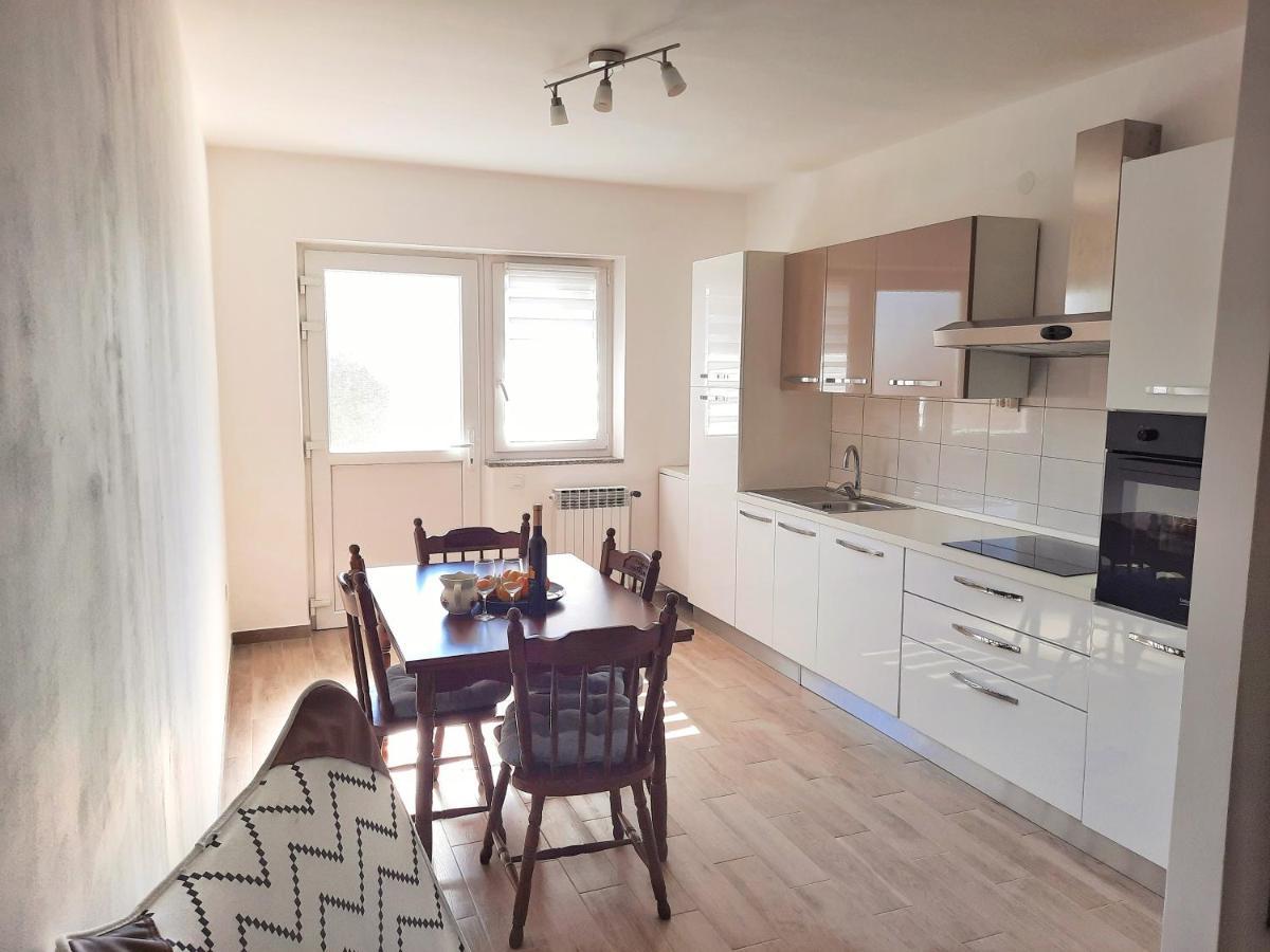 Apartment Nino In Pula Eksteriør billede